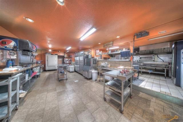 Barlee's Food & Drink: 253 Swanzey St, Keystone, SD 57751